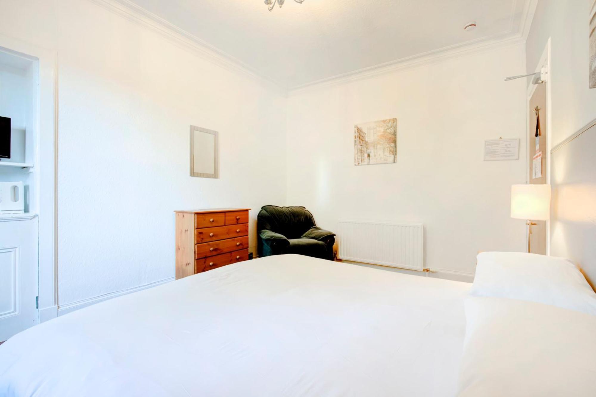 Oyo Eastbank Hotel, Speyside Scotland Rothes Bagian luar foto
