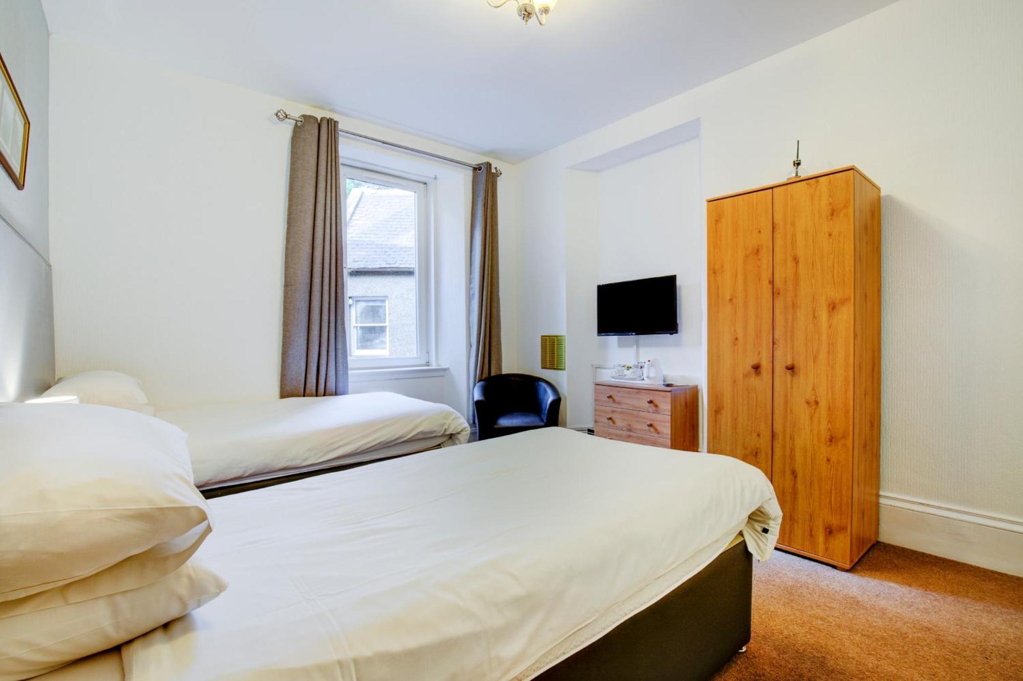 Oyo Eastbank Hotel, Speyside Scotland Rothes Bagian luar foto