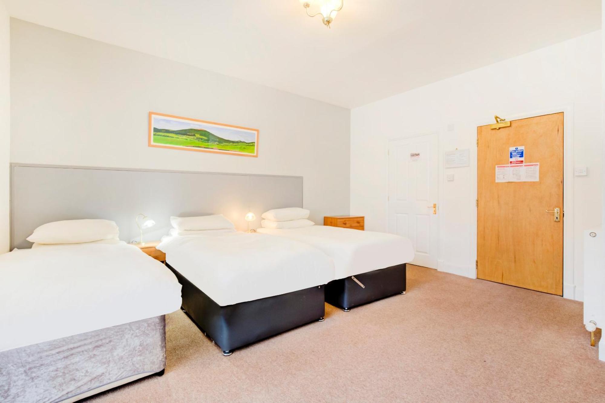Oyo Eastbank Hotel, Speyside Scotland Rothes Bagian luar foto