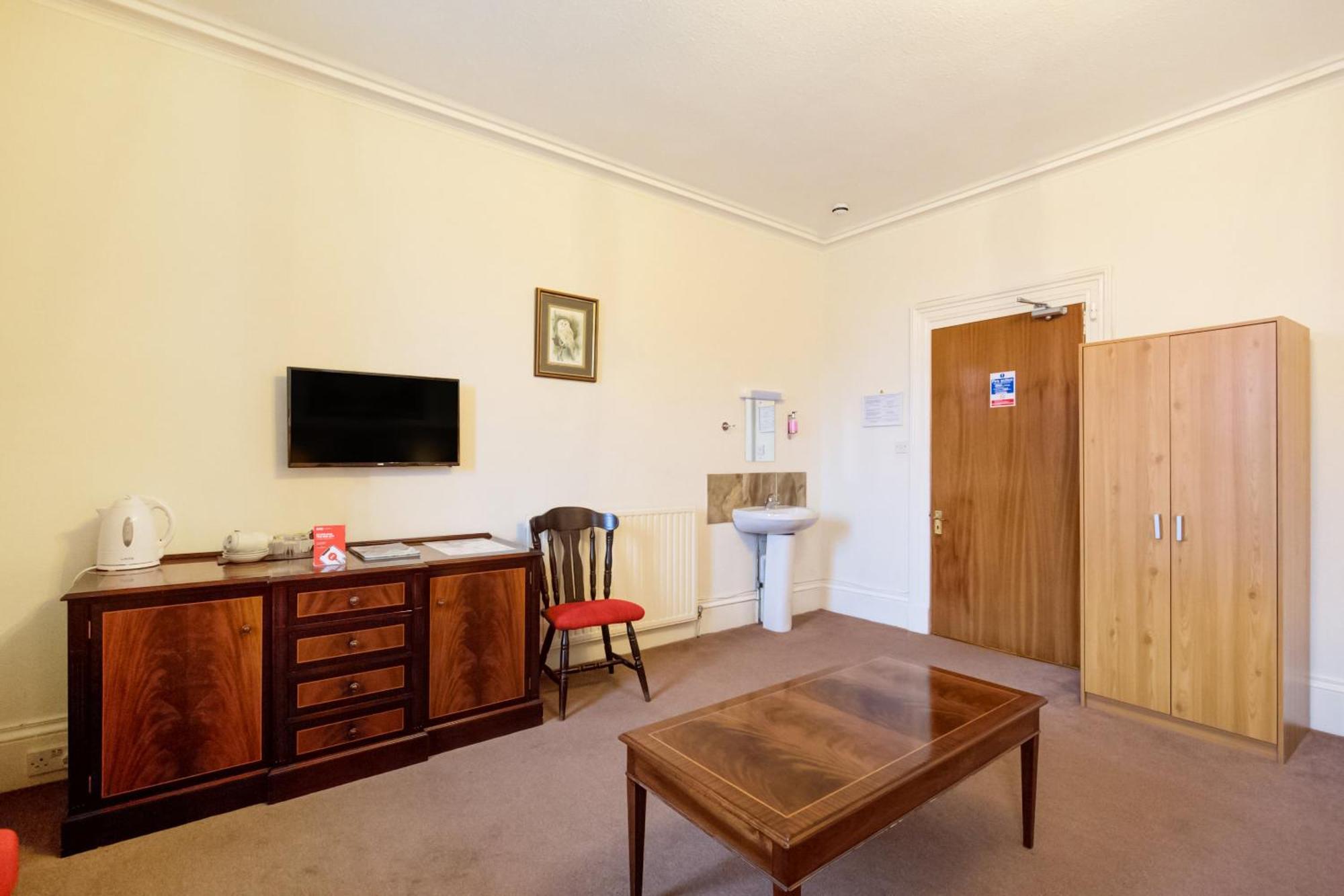 Oyo Eastbank Hotel, Speyside Scotland Rothes Bagian luar foto