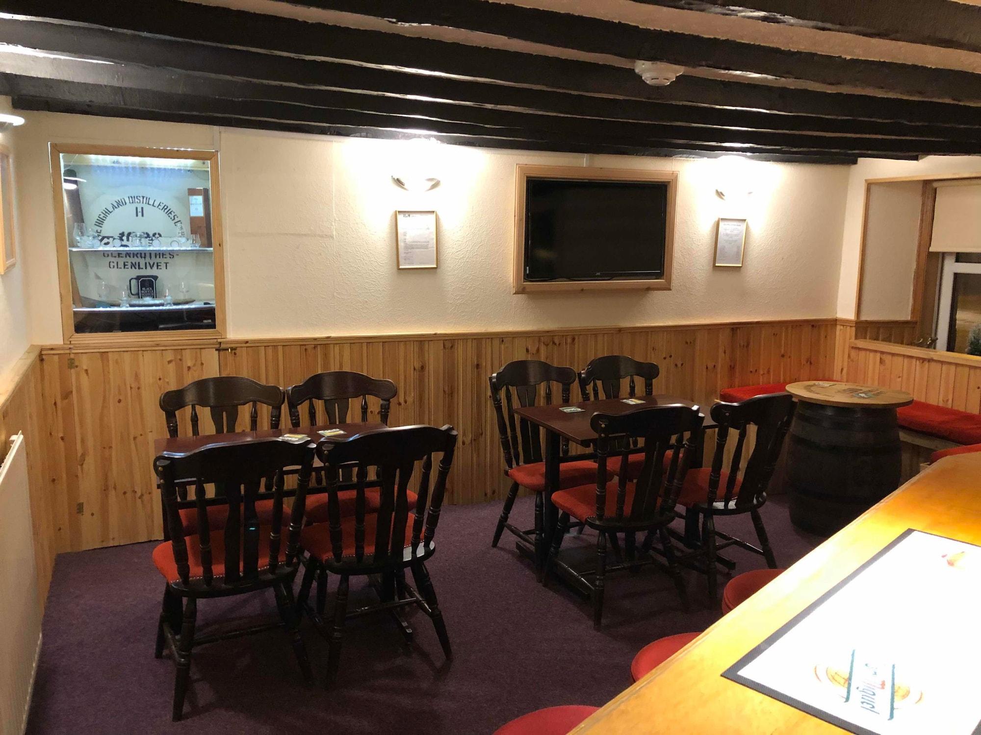 Oyo Eastbank Hotel, Speyside Scotland Rothes Bagian luar foto